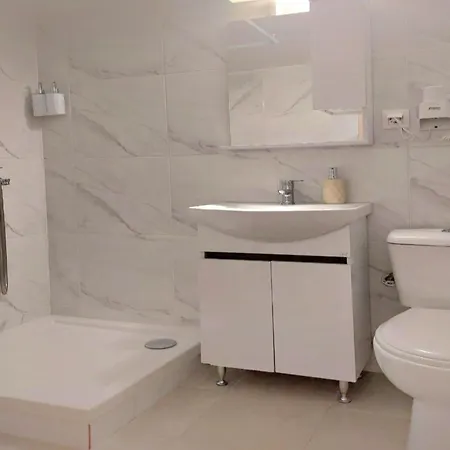 דירה Gousios Polýgyros